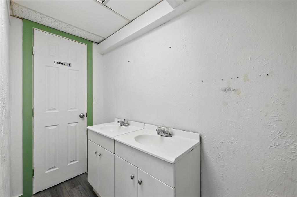 Boaz & Dillow Add - Commercial Sale