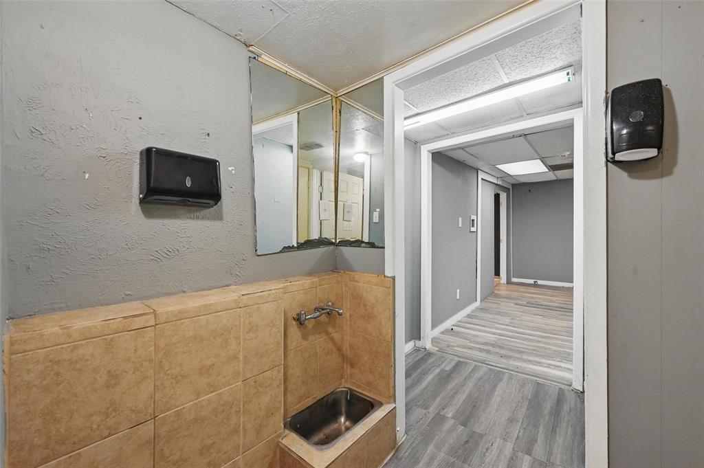 Boaz & Dillow Add - Commercial Sale