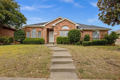 Photo of 2521 Creek Crossing Road, Mesquite, TX 75181 (MLS # 21098764) Photo of 2521 Creek Crossing Road, Mesquite, TX 75181 (MLS # 21098764)