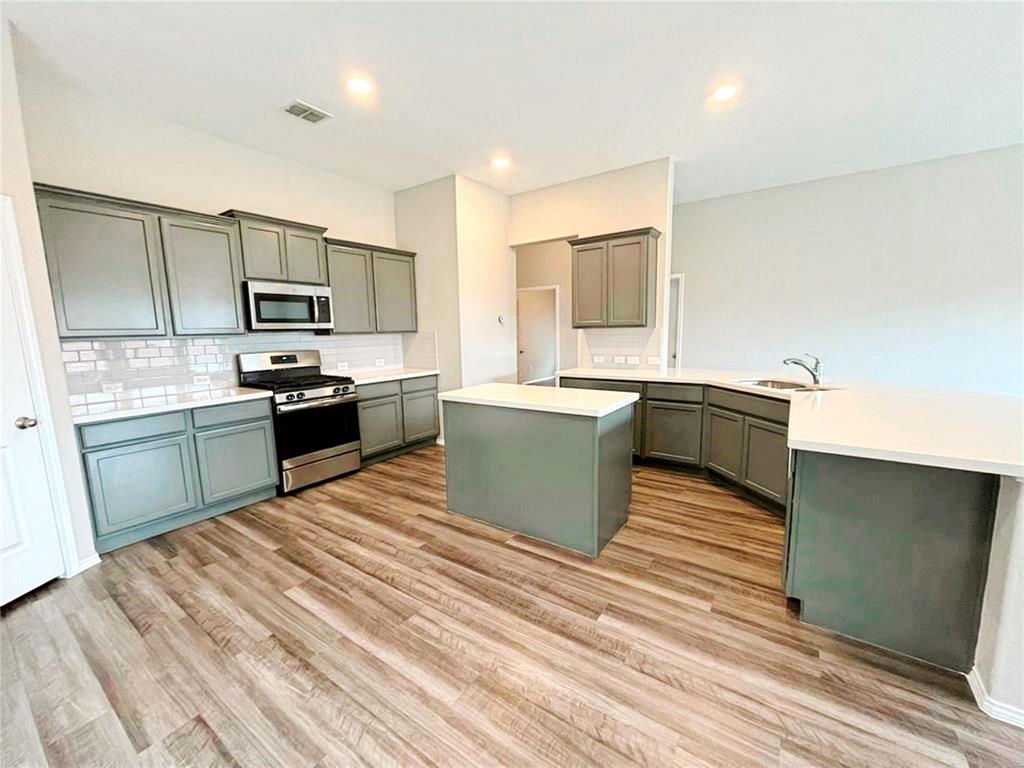2927 Rosemount Lane