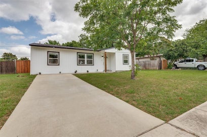 1301 Cardinal Street Arlington TX 76010