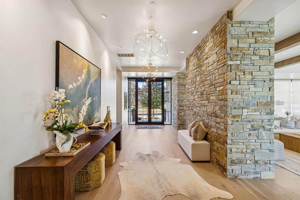 1502 Bluffview Drive