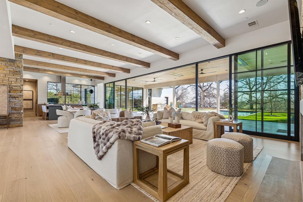 1502 Bluffview Drive