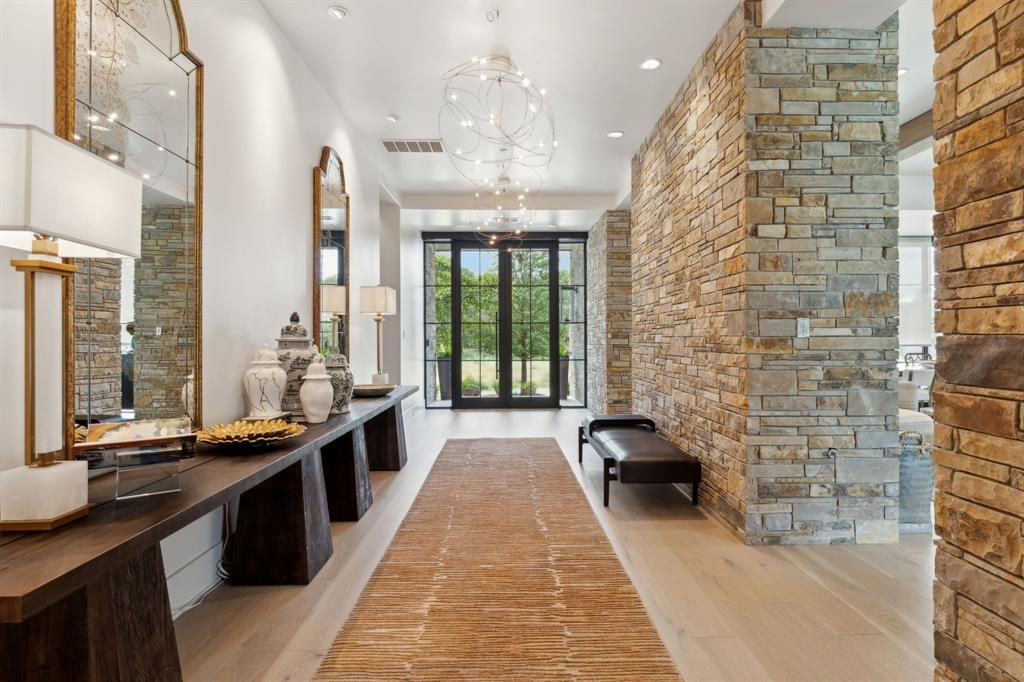 Photo of 1502 Bluffview Drive, Westlake, TX 76262 (MLS # 21157739)