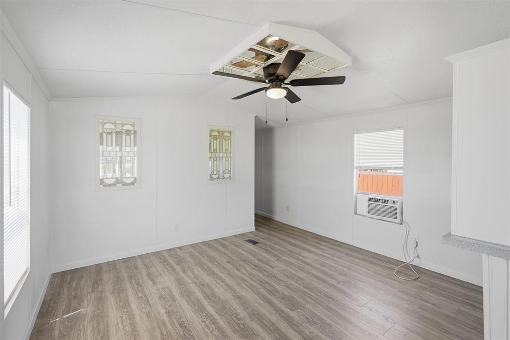 902 Flamingo
