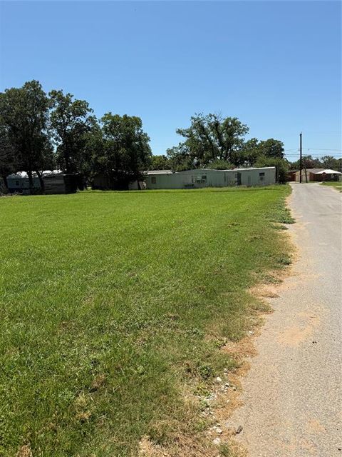 601 E Walcott Avenue Comanche TX 76442