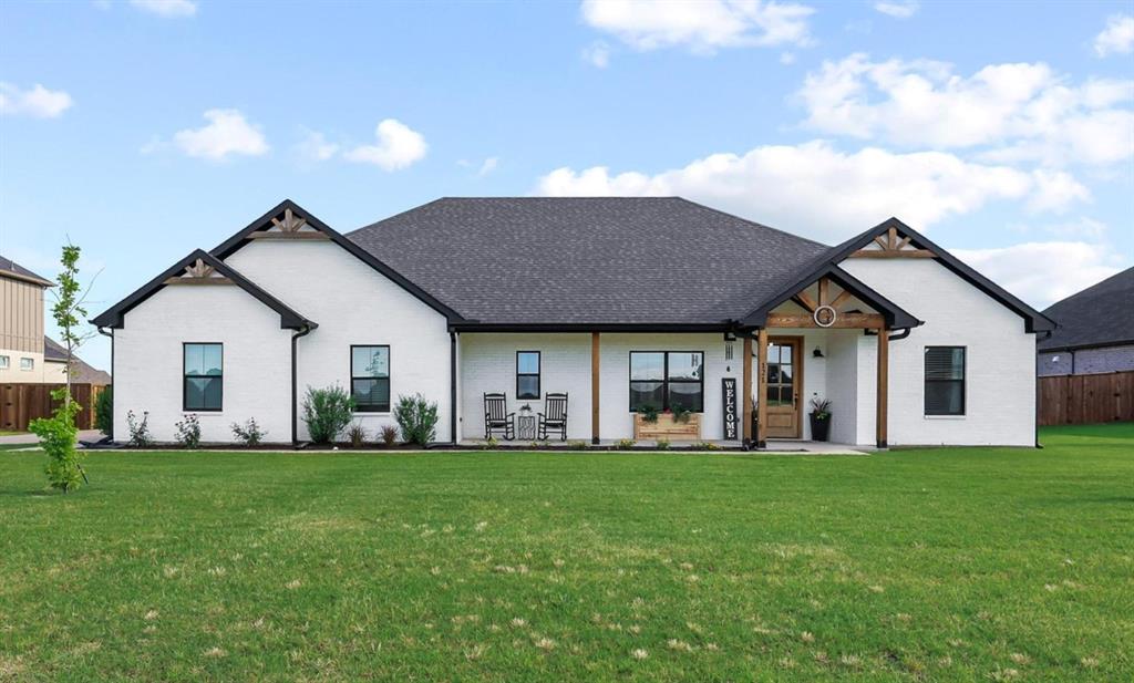 Photo of 121 Chisolm Trail, Pottsboro, TX 75076 (MLS # 21297047)