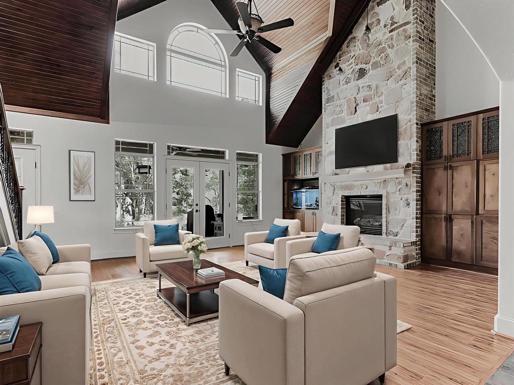 7937 Walnut Drive