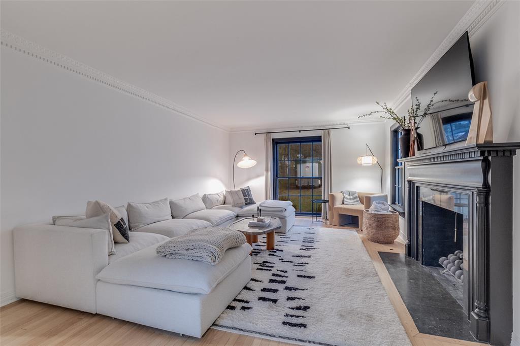 Country Club Estates - Residential Lease