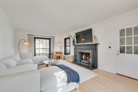 Tiny photo for 6511 Gaston Avenue, Dallas, TX 75214 (MLS # 21120590)