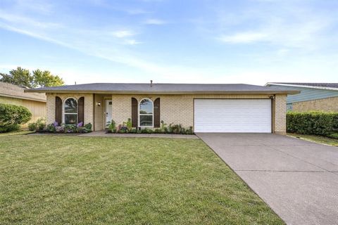 Property photo of 1721 Dell Oak Drive, Garland, TX 75040