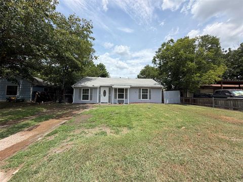 Photo of 714 SW Dallas Street, Grand Prairie, TX 75051 (MLS # 21321983)