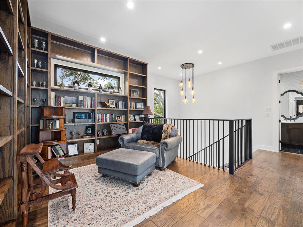 Schreiber Manor 01 Inst - Residential