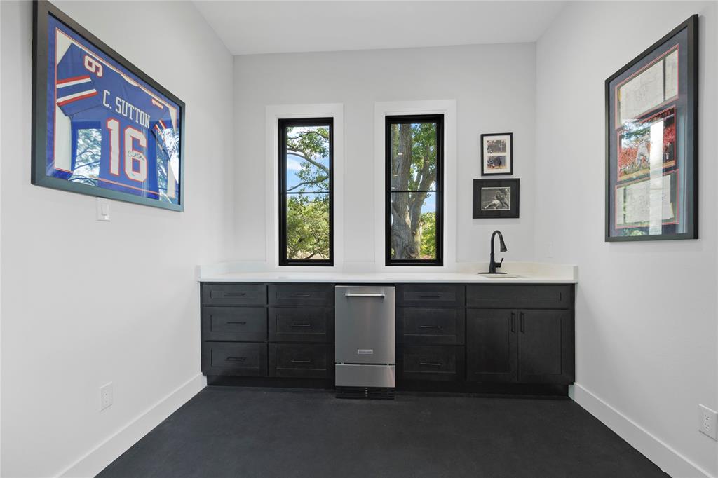 Schreiber Manor 01 Inst - Residential