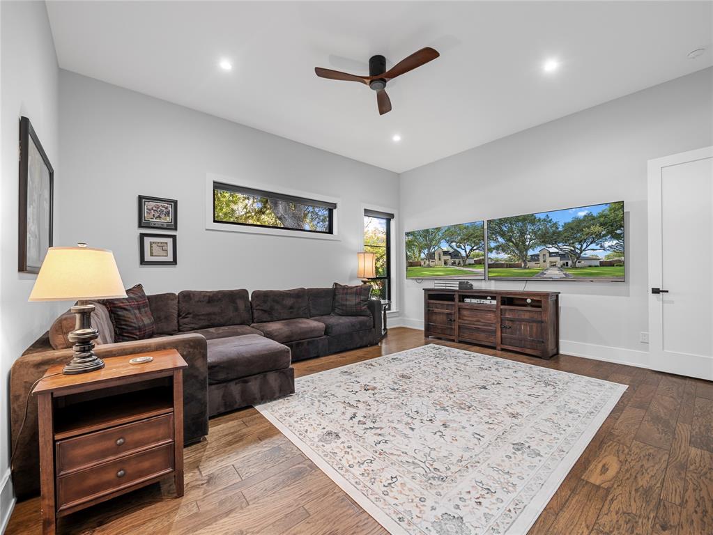 Schreiber Manor 01 Inst - Residential