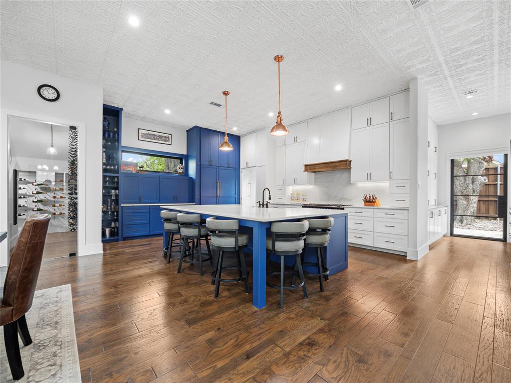 Schreiber Manor 01 Inst - Residential