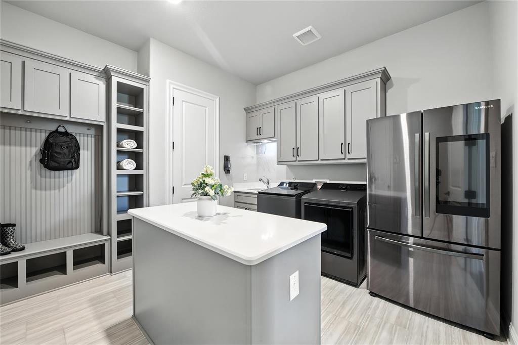 Flower Mound, Texas 75022, United States, 4 Bedrooms Bedrooms, ,5 BathroomsBathrooms,Residential,Pending,159850