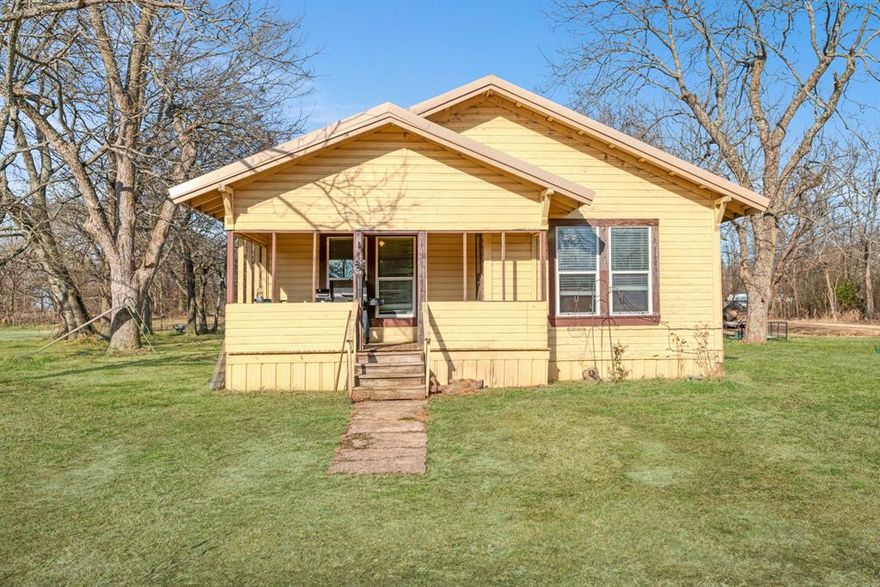 Welcome to 5366 Farm Road 2573 Clarksville, TX 75426. This charming 3-bedroom, 2-bath country-style home is situated on a desirable corner lot, this property spans 1.28 acres and occupies nearly half a block, offering space, privacy, and endless possibilities. From the moment you arrive, you’ll appreciate the home’s inviting character and timeless charm. With room to spread out, enjoy outdoor living, or add your own personal touches, this property offers the perfect blend of small-town comfort and country appeal.