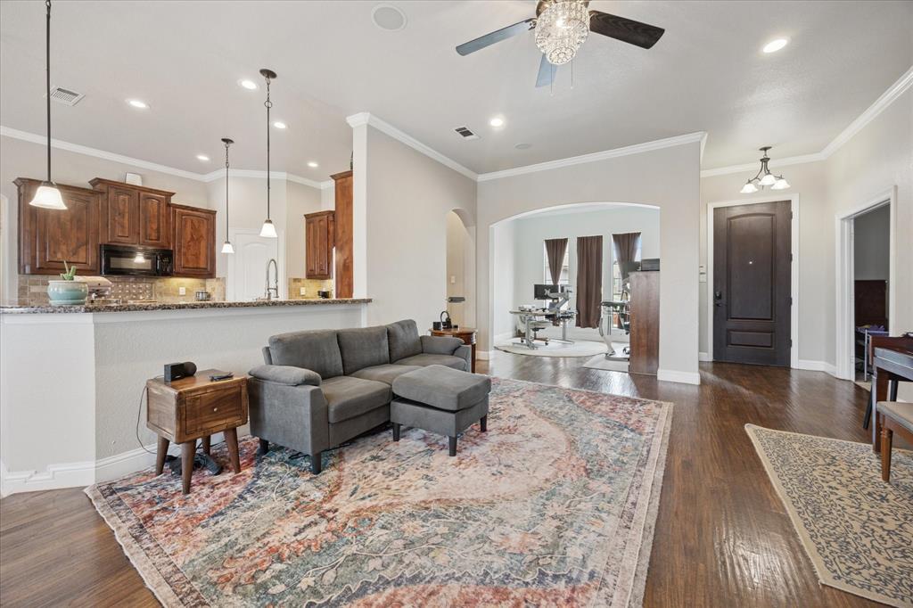 449 Chisholm Trail