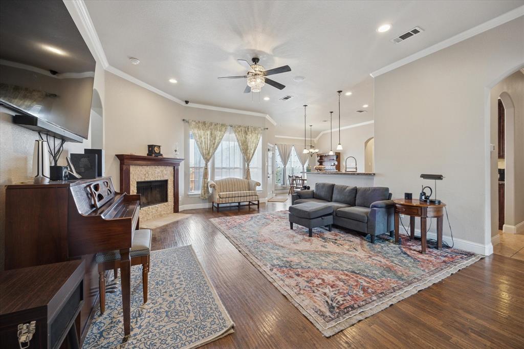 449 Chisholm Trail