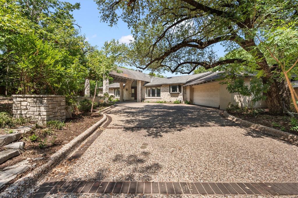 301 Crestwood Drive
