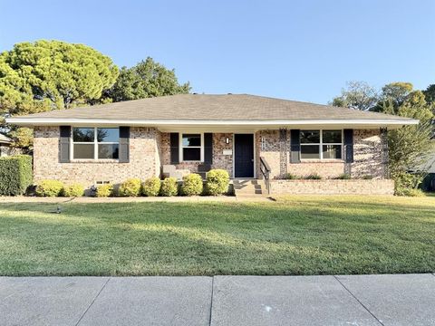1813 Bardfield Avenue Garland TX 75041