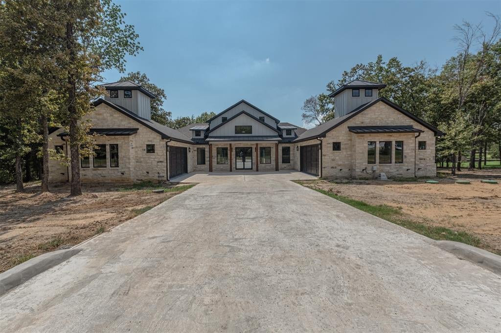 574 Clubhouse Drive