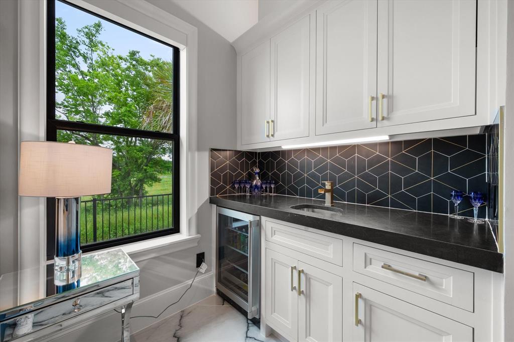 Diamond Point - Residential