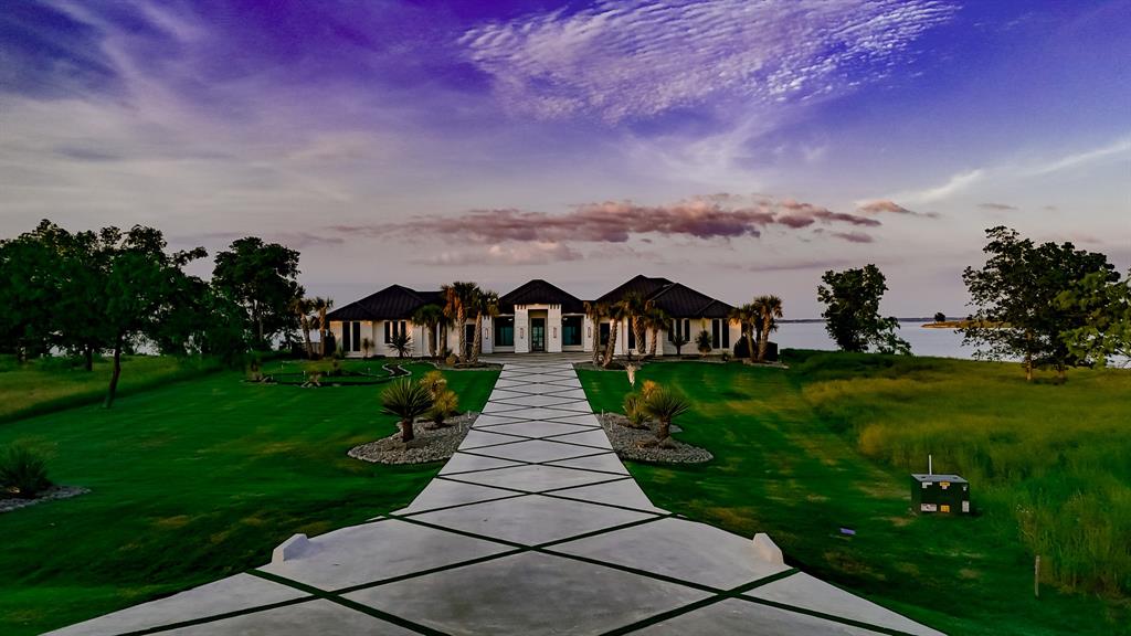 Diamond Point - Residential