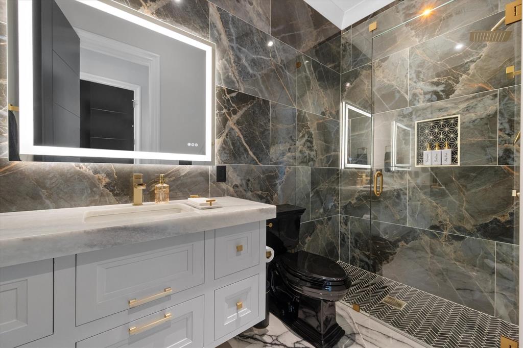 Diamond Point - Residential