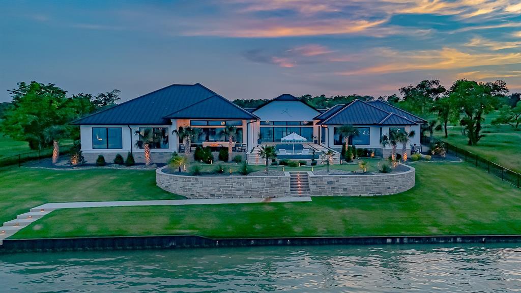 Diamond Point - Residential