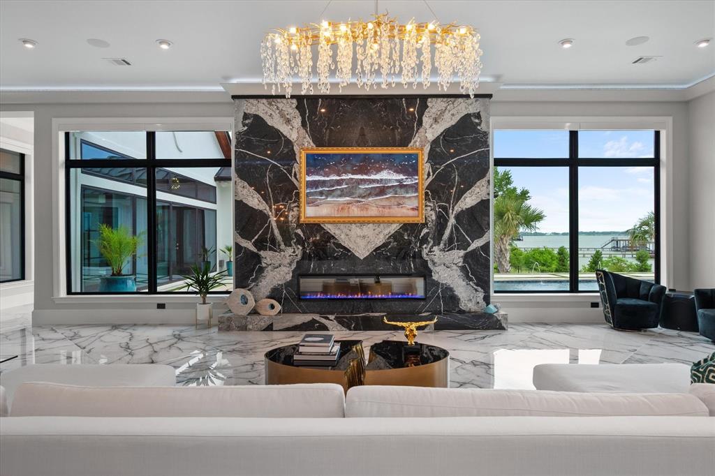 Diamond Point - Residential