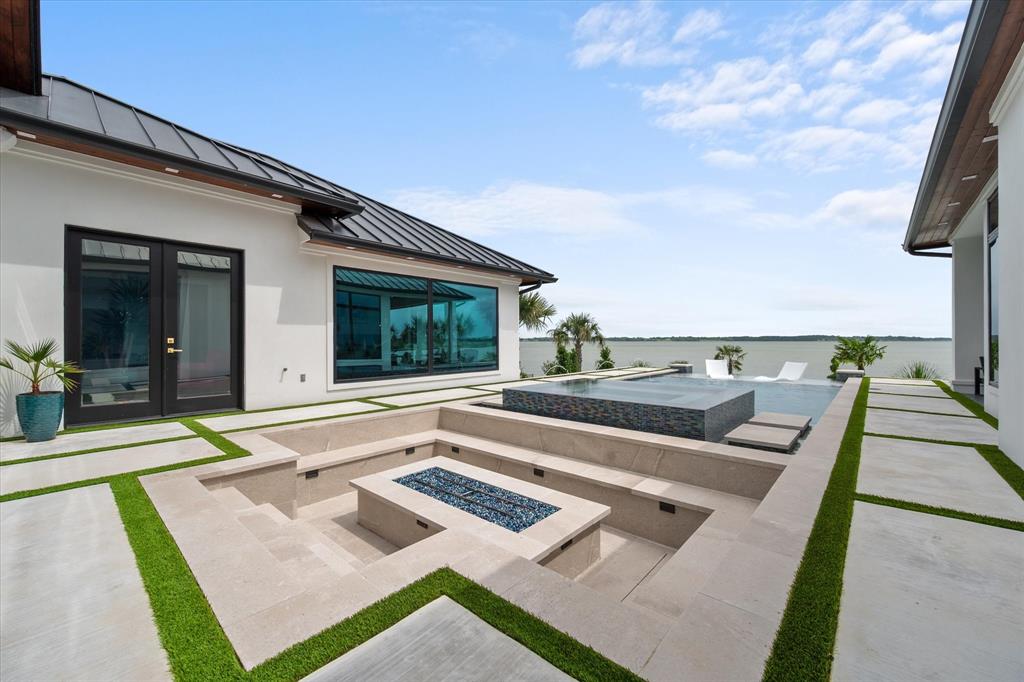 Diamond Point - Residential