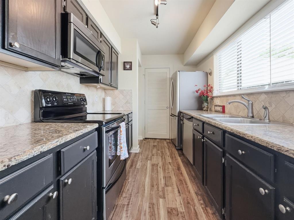 Holland Ave Condo - Residential