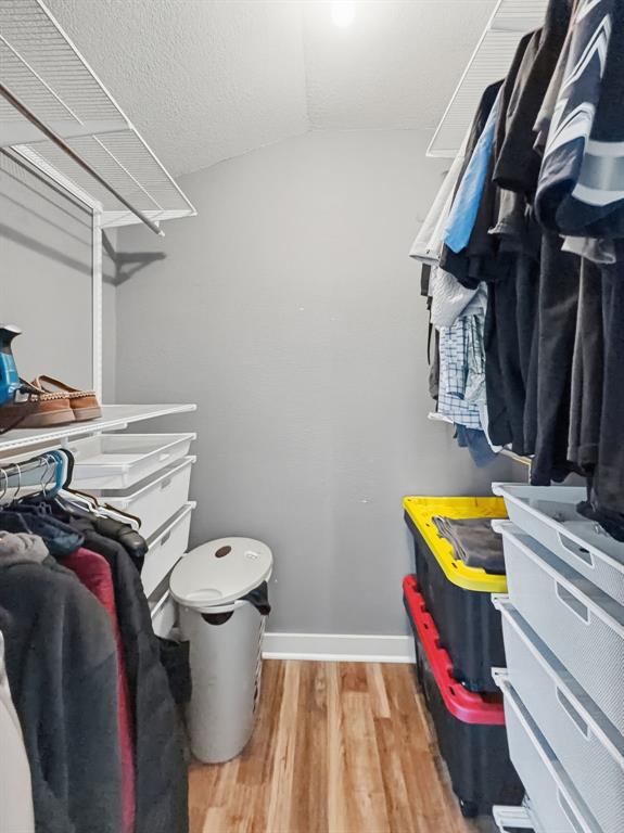 Holland Ave Condo - Residential