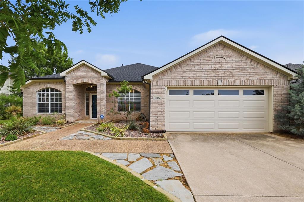 1622 Redwood Drive