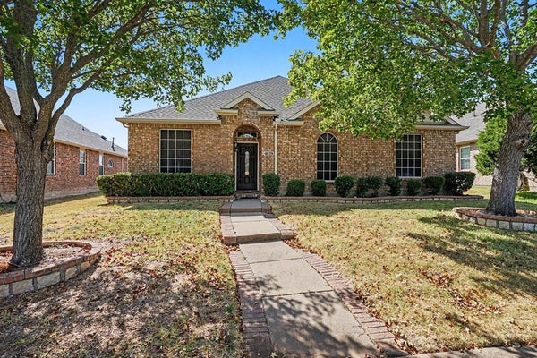 4619 SOUTHAMPTON BLVD, GARLAND, TX 75043 - Image b41d571d65d84eebd5002a12bc257a67/3909177717