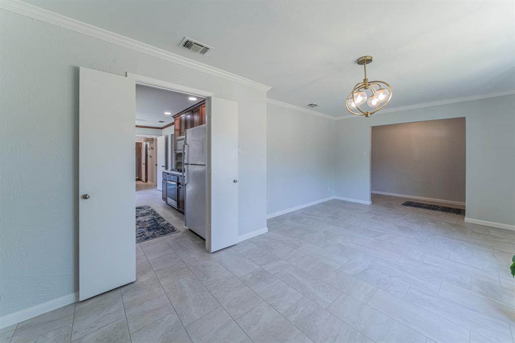 2422 Greenwood Drive