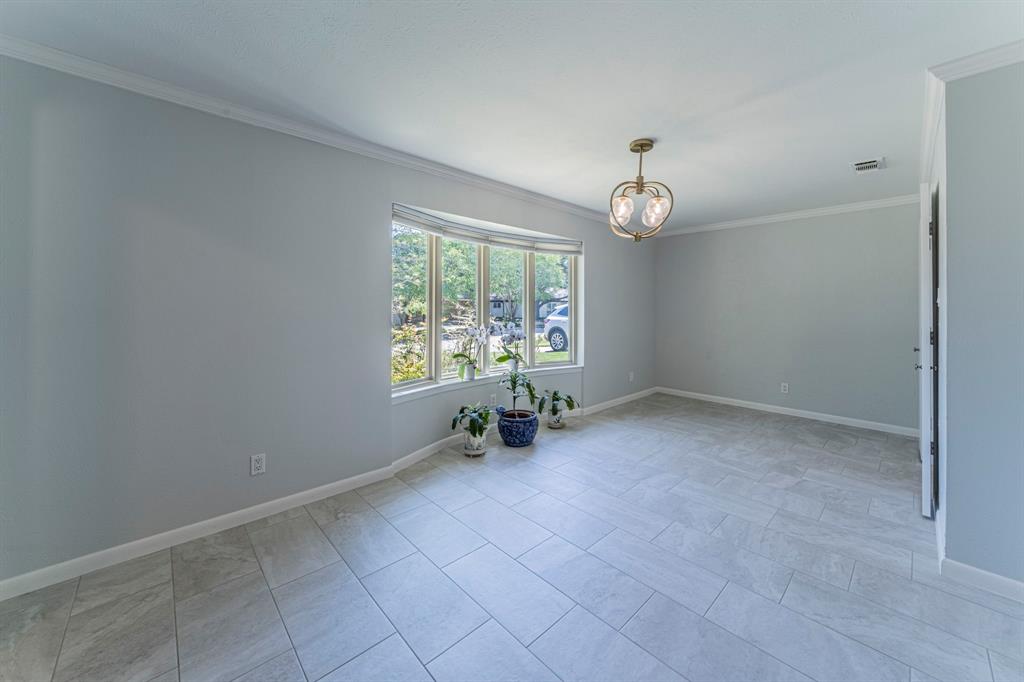 2422 Greenwood Drive