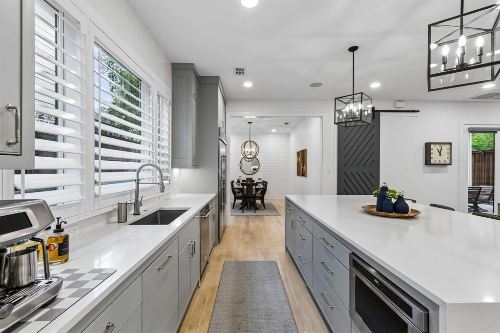 7210 Casa Loma Avenue