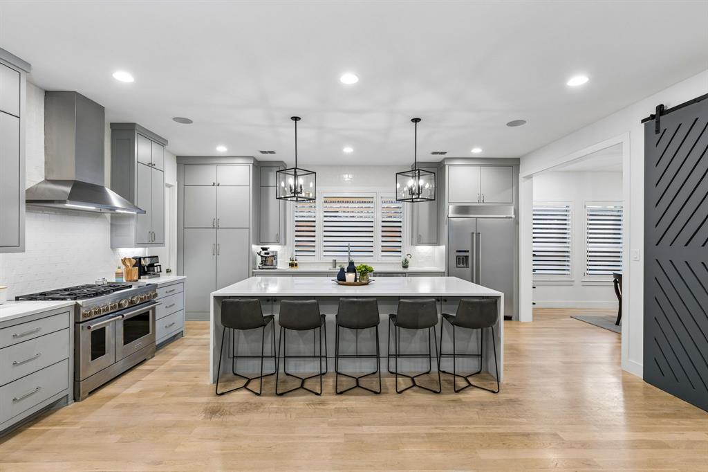 7210 Casa Loma Avenue