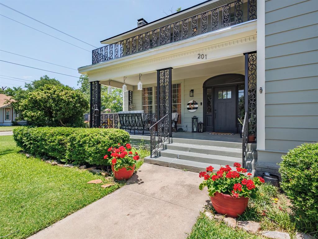 201 N Blanco Street