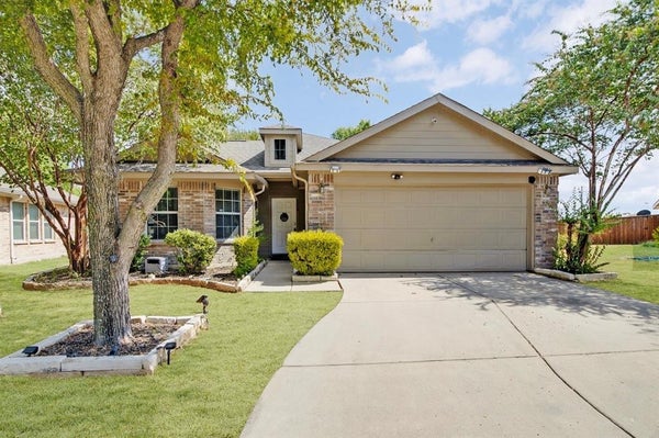 3350 CHOIR ST, DALLAS, TX 75237 - Image b42bb3a9eefe4aa83c23daf2b97ad26c/618970368