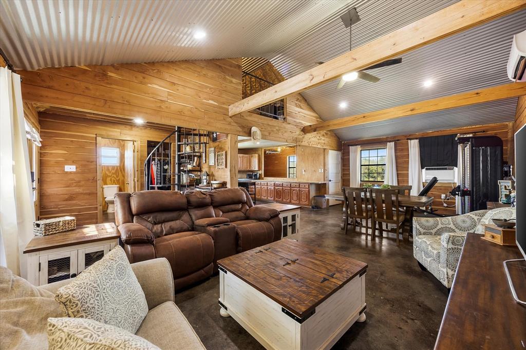 5512 County Road 1042