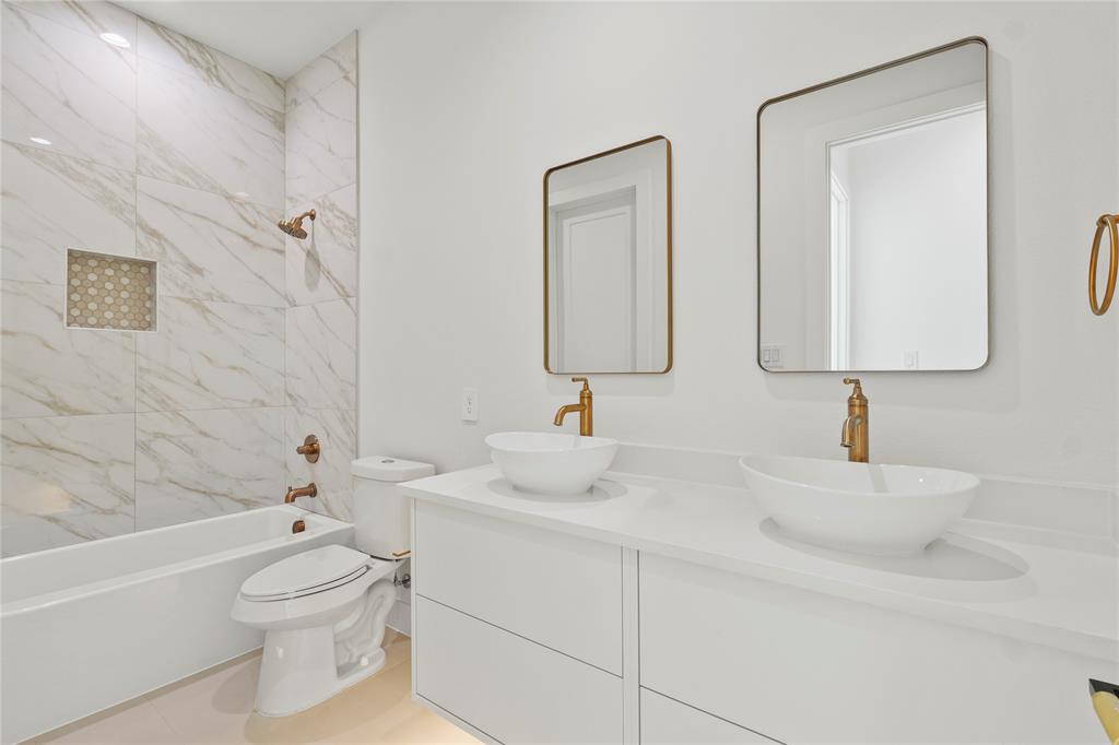 Roosevelt Manor 2nd Inst - Residential