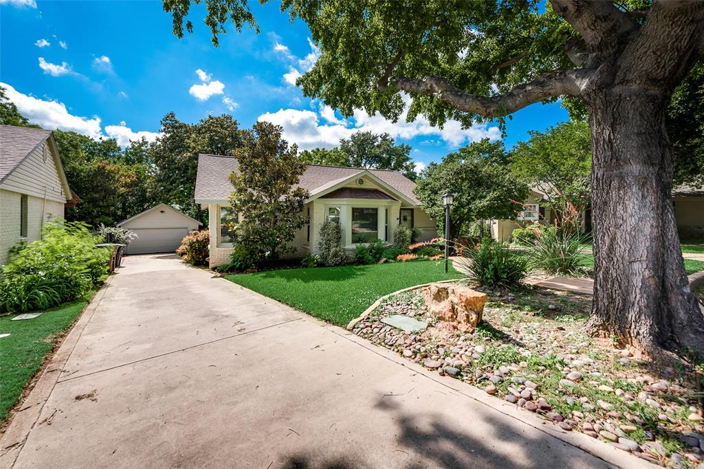 2536 Walsh Court