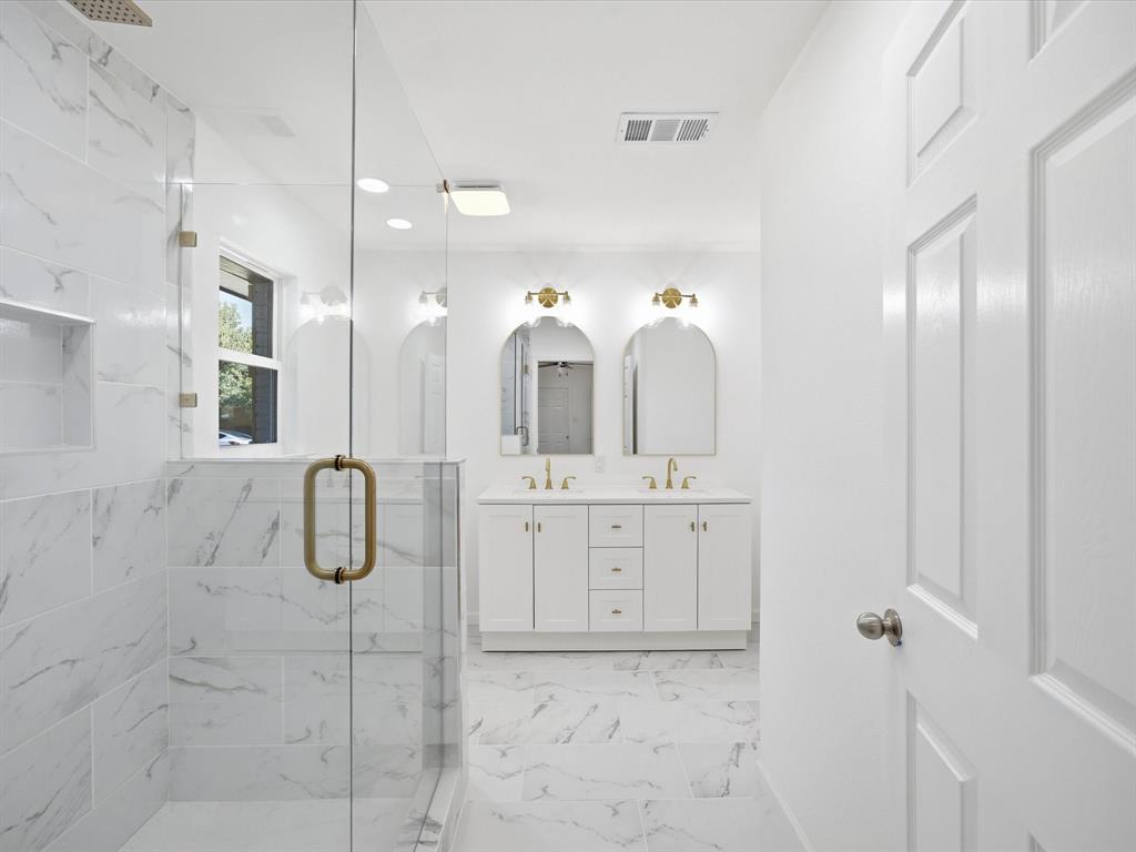 Lyndale #2 Ennis - Residential