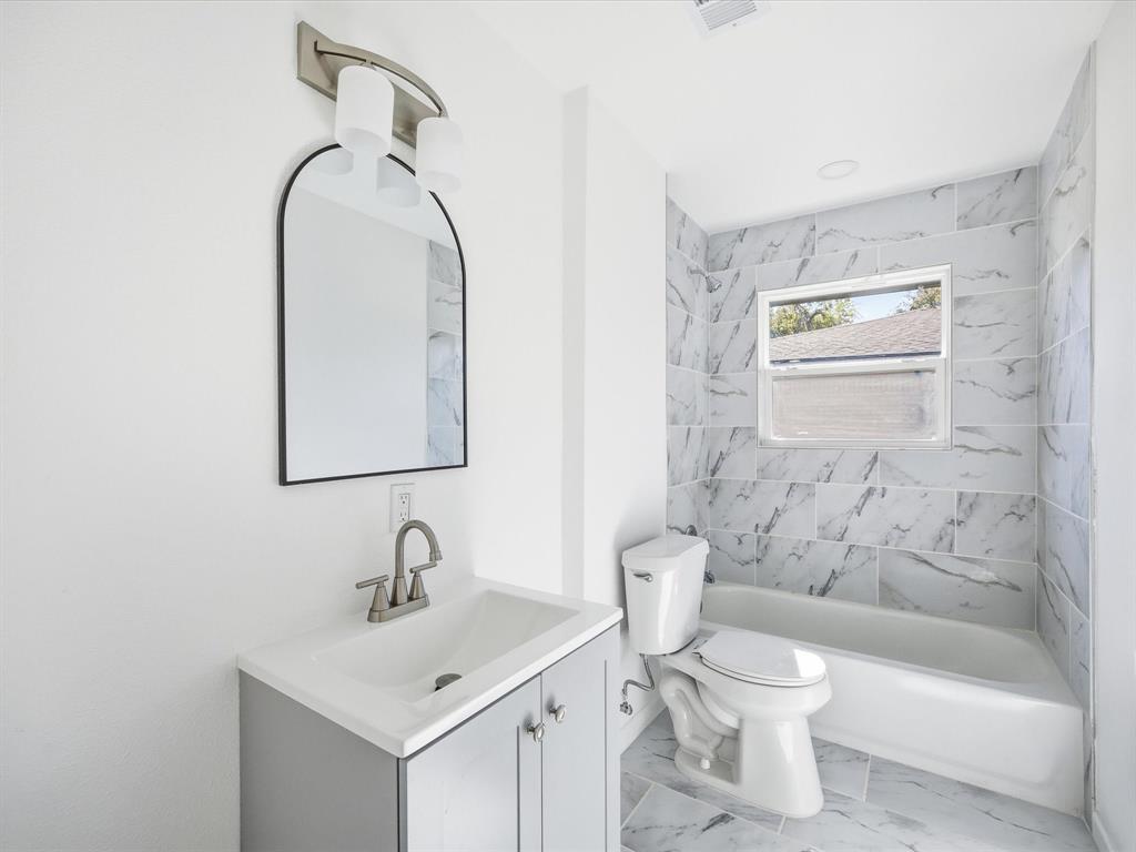 Lyndale #2 Ennis - Residential