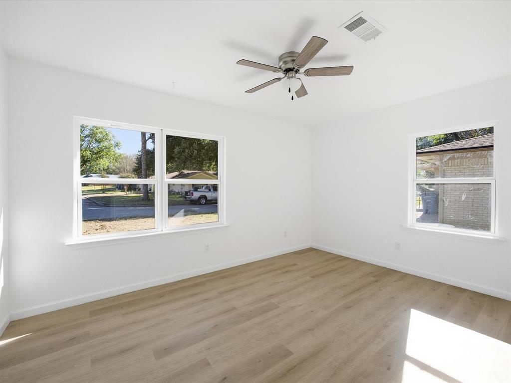 Lyndale #2 Ennis - Residential