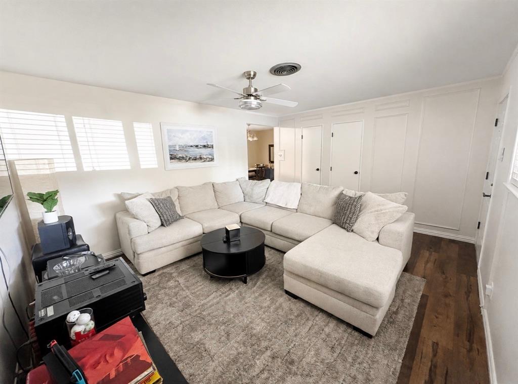 1109 Benbrook Terrace